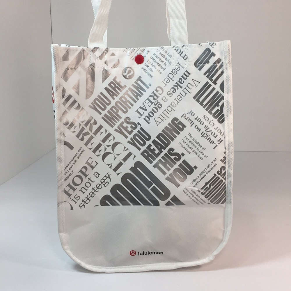 🤍NWOT🤍LULULEMON🤍WHITE & SILVER REUSABLE  BAG - Picture 2 of 15